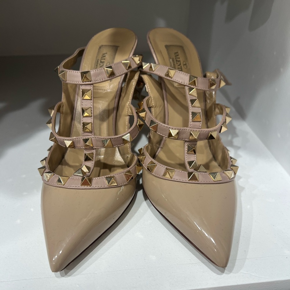 Valentino rock stud size 38